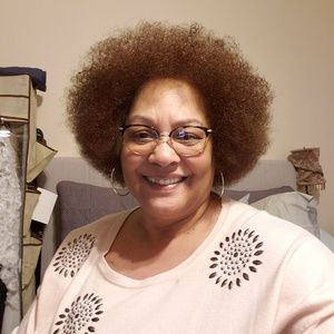 Meet your Posher, Loraine